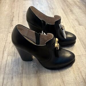 Seychelles Hijinks black leather loafer pump 10